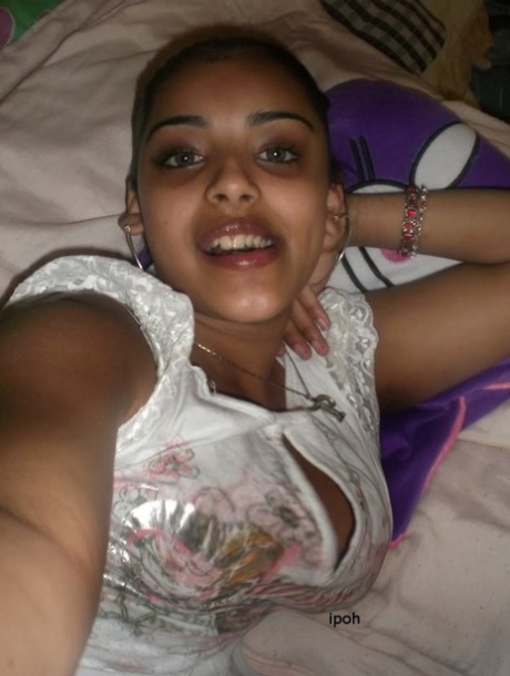Candid Indian Pussy - Indian Girl Selfie Porn Pics & Tight Pussy Pictures - HairyTouch.com