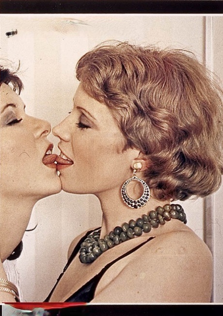 Lesbians Kissing at HairyTouch.com